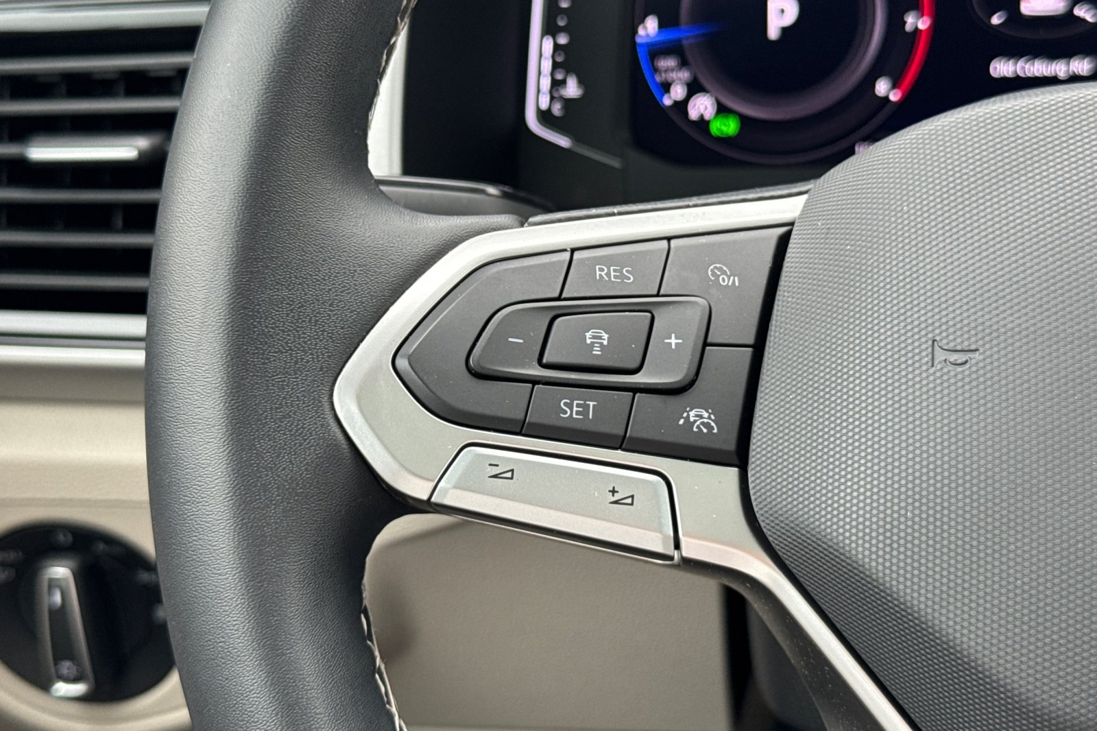 2022 Volkswagen Atlas SEL photo 27
