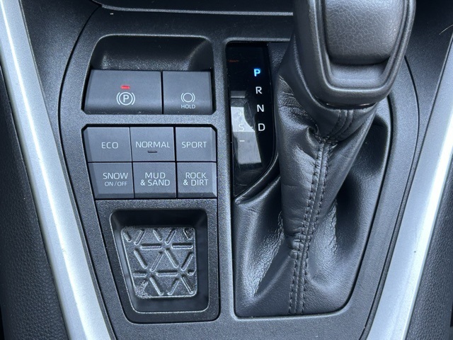 2023 Toyota RAV4 XLE photo 26