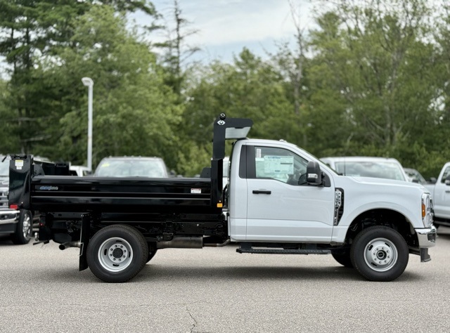 2025 Ford F-350 XL photo 3