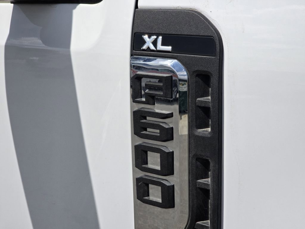 2024 Ford F-600 photo 23
