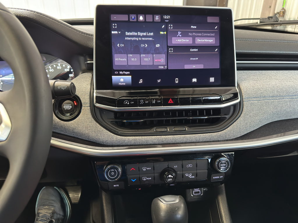 2023 Jeep Compass Latitude photo 11