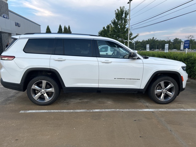 2021 Jeep Grand Cherokee Limited photo 3