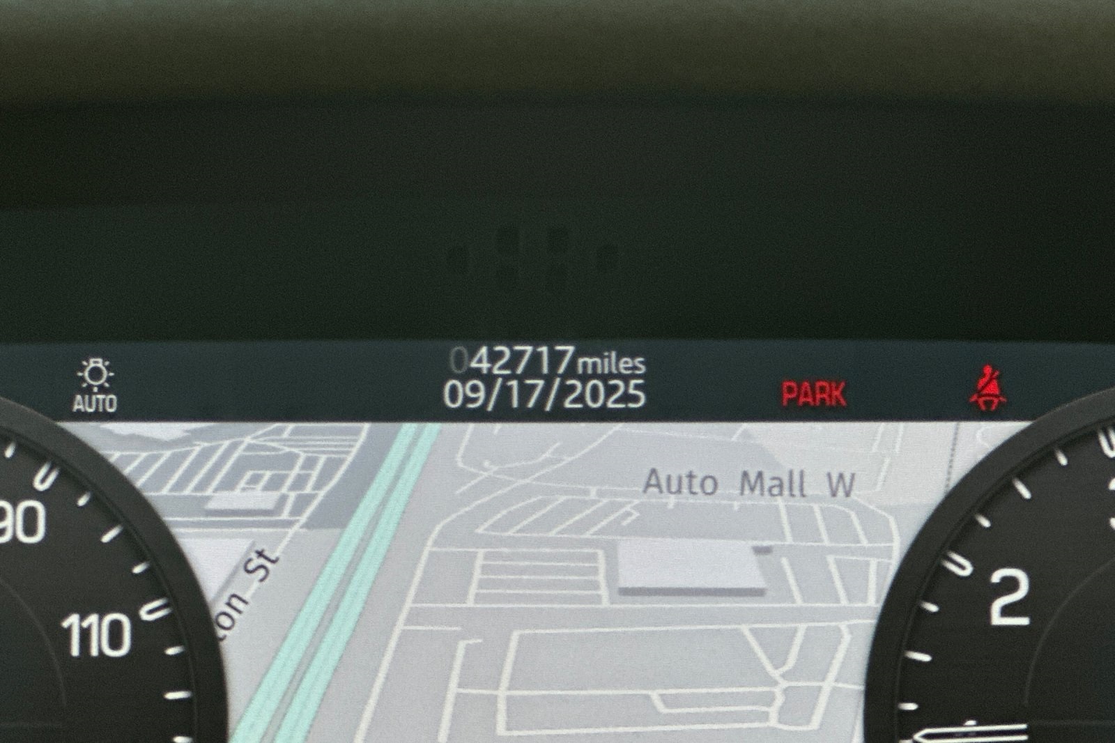 2021 Land Rover Defender 110 SE photo 29
