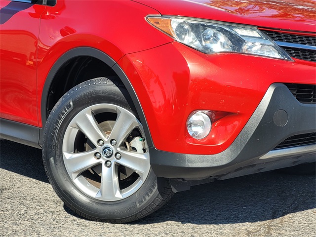2015 Toyota RAV4 XLE photo 4