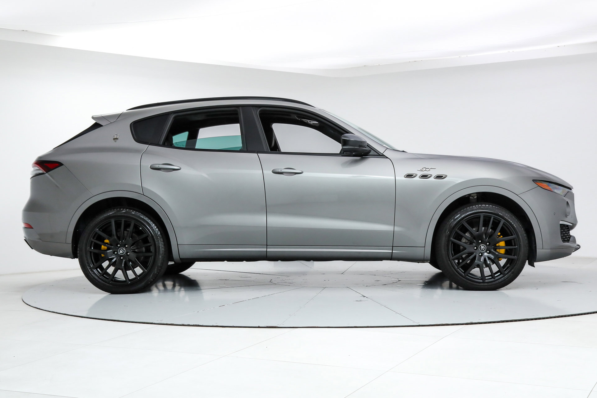2022 Maserati Levante GT photo 3