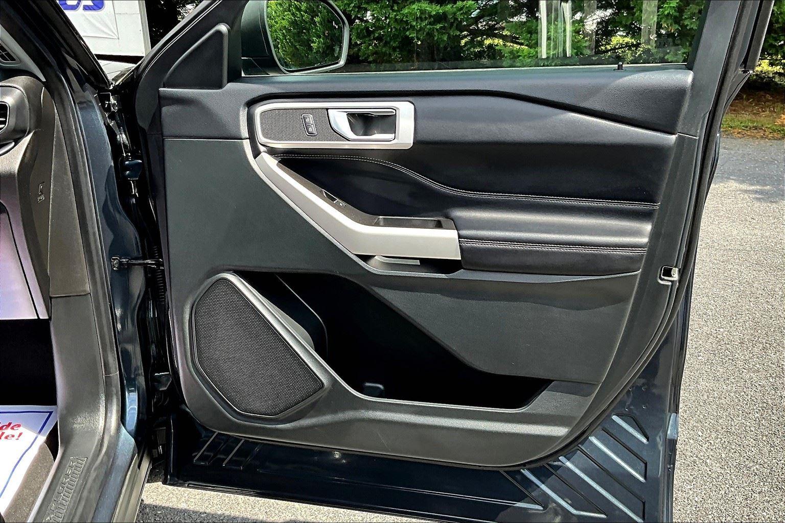 2022 Ford Explorer XLT photo 17