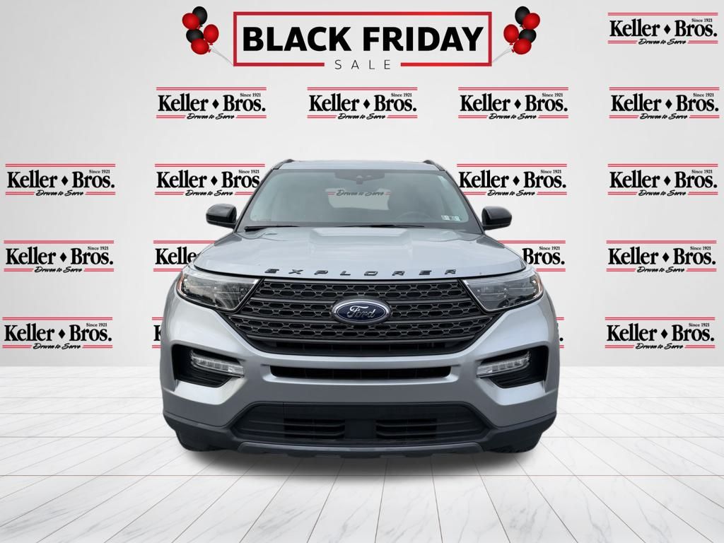 2023 Ford Explorer XLT photo 2