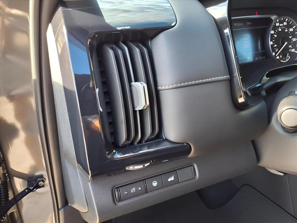2025 Nissan Pathfinder SV photo 19