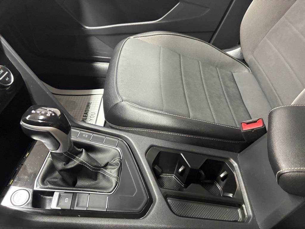 2024 Volkswagen Taos SE photo 18