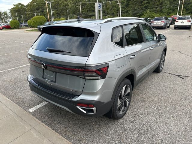 2025 Volkswagen Taos SE photo 4