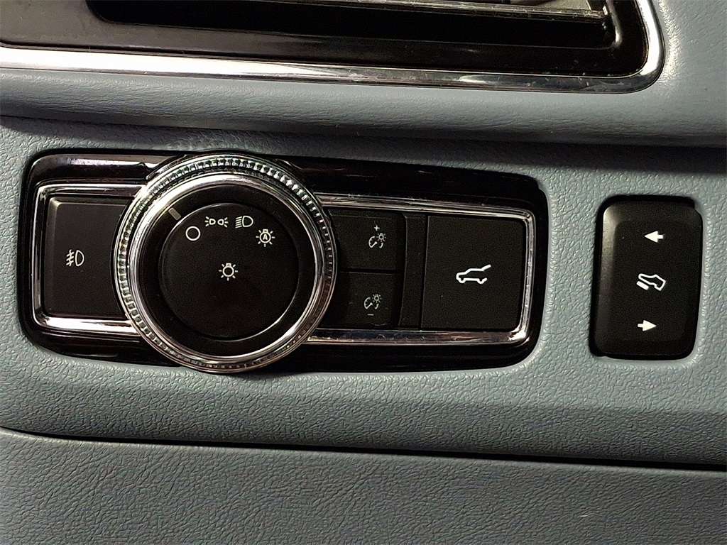 2019 Lincoln Navigator Black Label photo 26