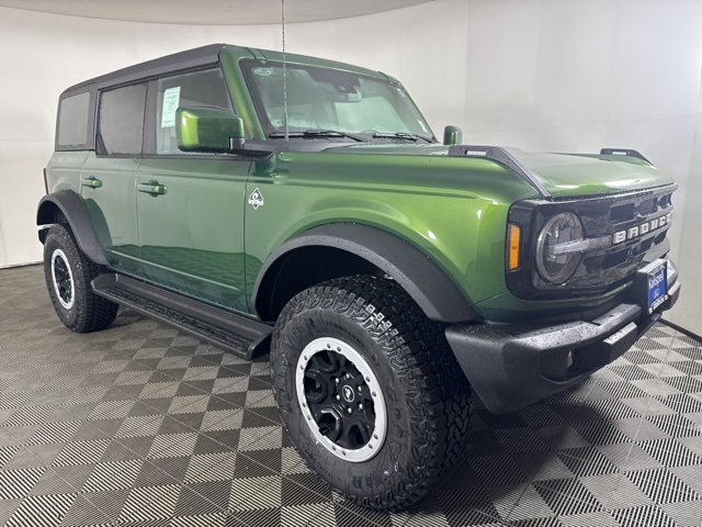2025 Ford Bronco 4-Door Outer Banks's photo