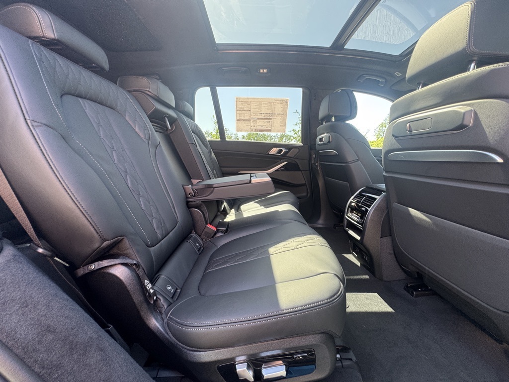 2026 Bmw X7 M60i photo 23