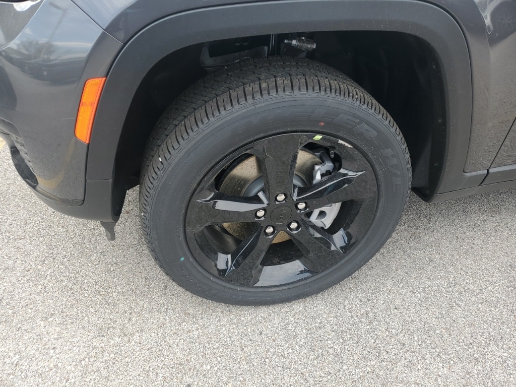 2025 Jeep Grand Cherokee Altitude X photo 4