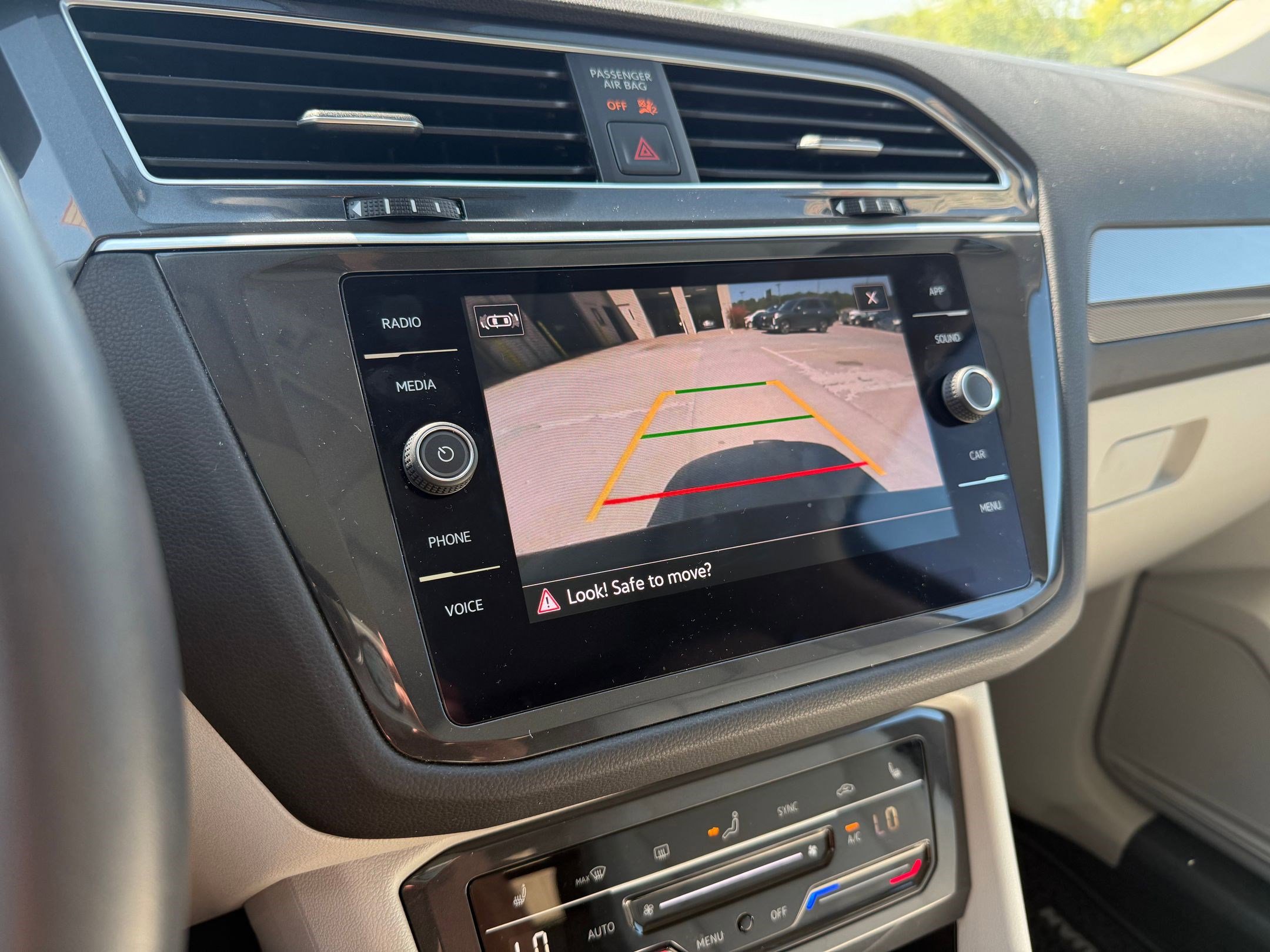2024 Volkswagen Tiguan SE Wolfsburg Edition photo 29