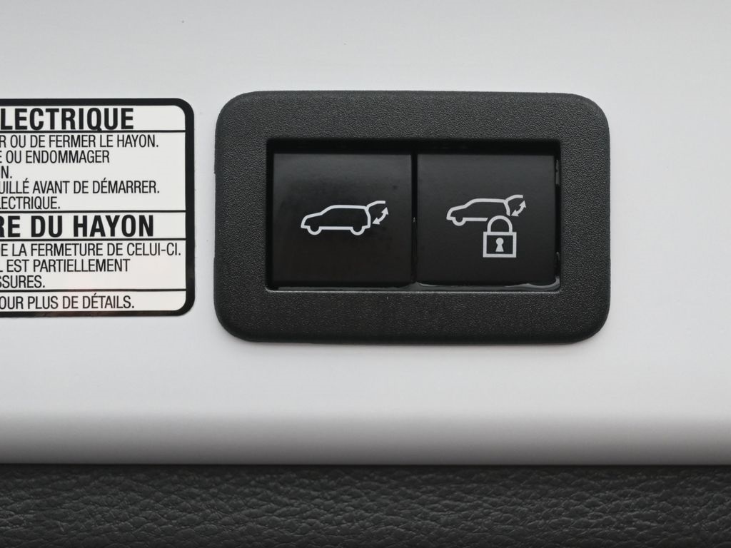 2023 Toyota Corolla Cross XLE photo 31