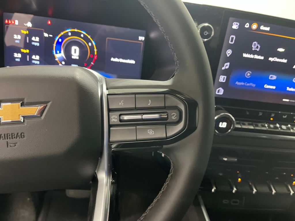2026 Chevrolet Colorado LT photo 18