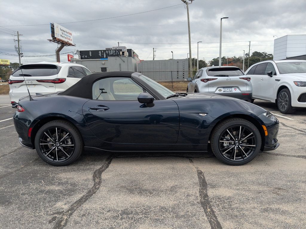 New 2025 Mazda Mazda MX-5 Miata Grand Touring CONVERTIBLE in
