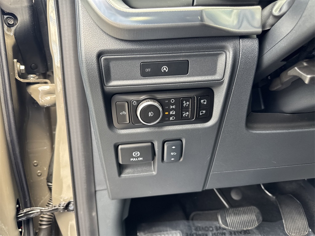 2025 Ford F-150 Lariat photo 19
