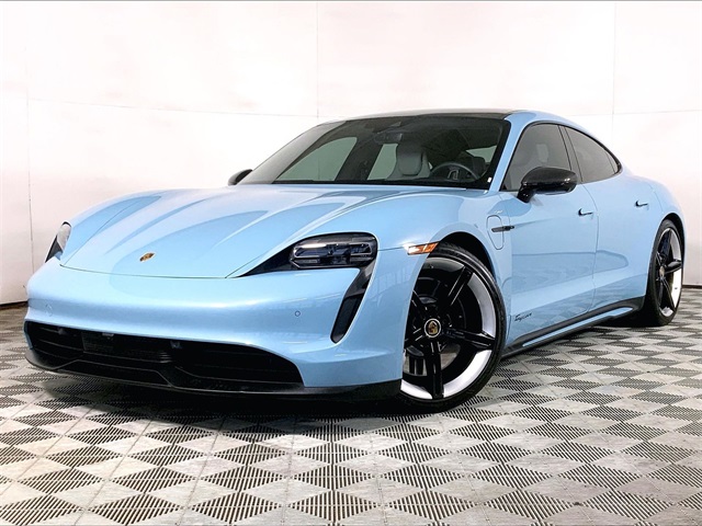 2022 Porsche Taycan Base's photo