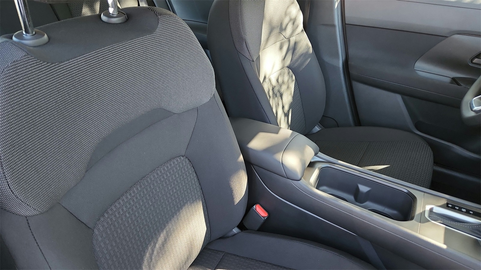 2025 Nissan Kicks Play S photo 19