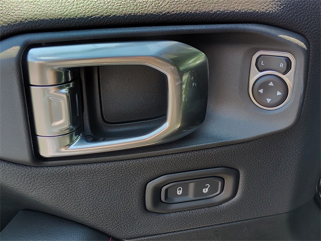 2025 Jeep Wrangler Rubicon photo 12