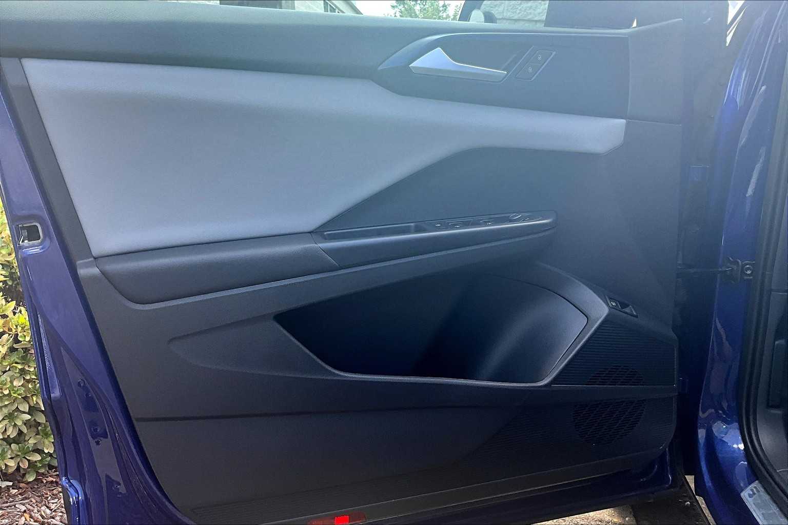 2023 Volkswagen Taos SE photo 19