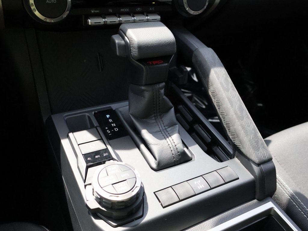 2025 Toyota Tacoma TRD Off-Road photo 33