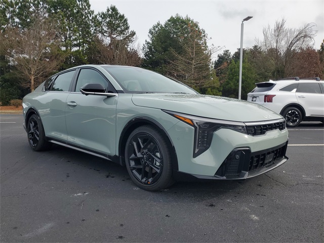 2025 Kia K4 GT-Line Turbo photo 3