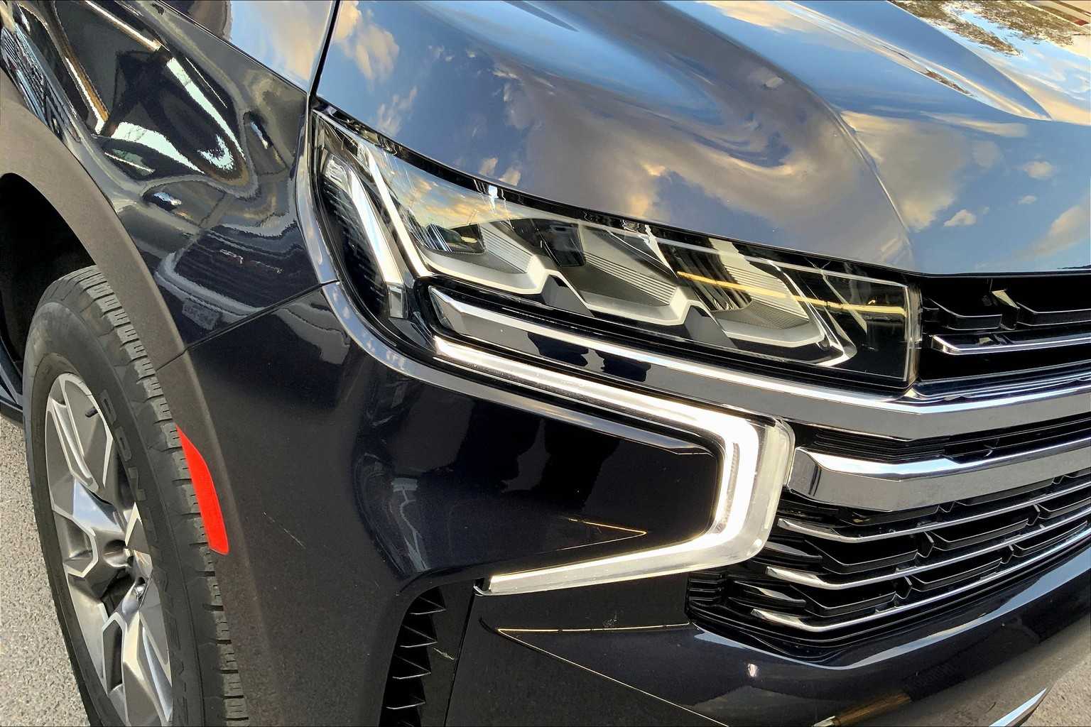 2022 Chevrolet Suburban LT photo 27
