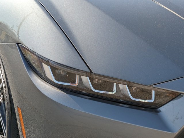 2025 Ford Mustang EcoBoost photo 10