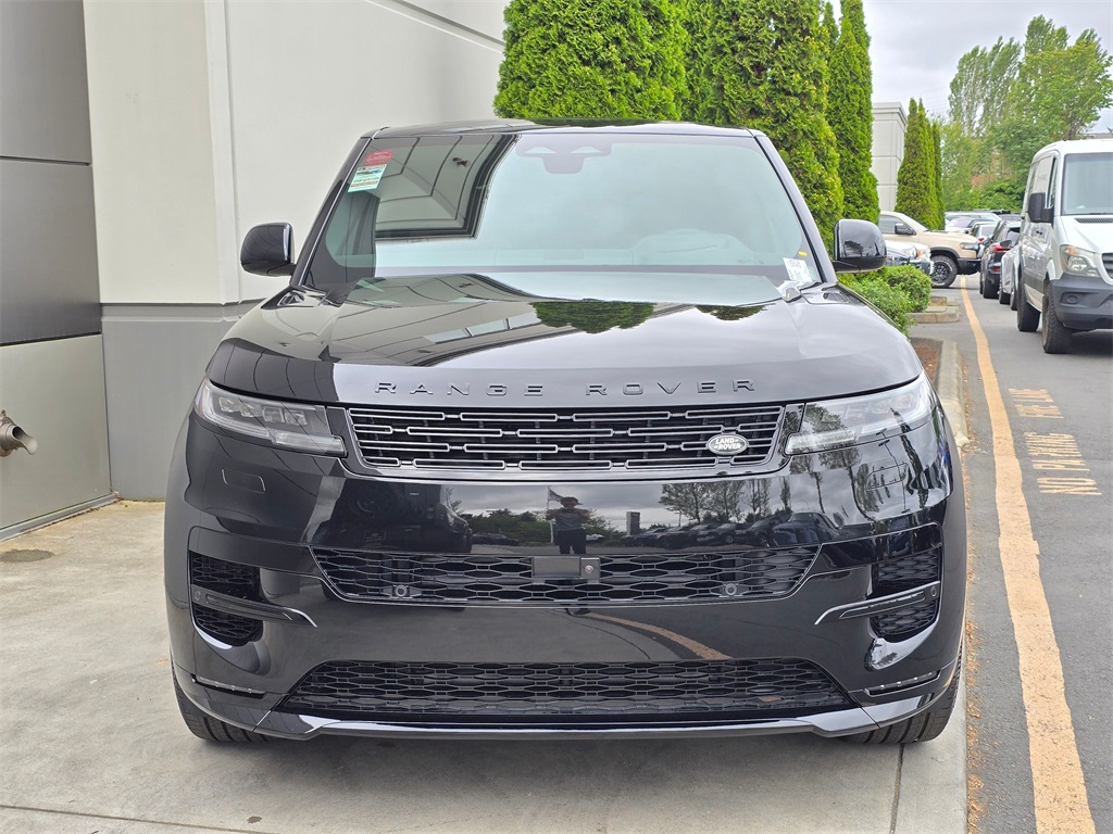 2025 Land Rover Range Rover Sport SE photo 3