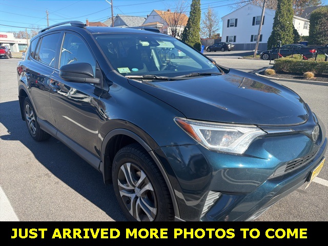 2017 Toyota RAV4 LE photo 2