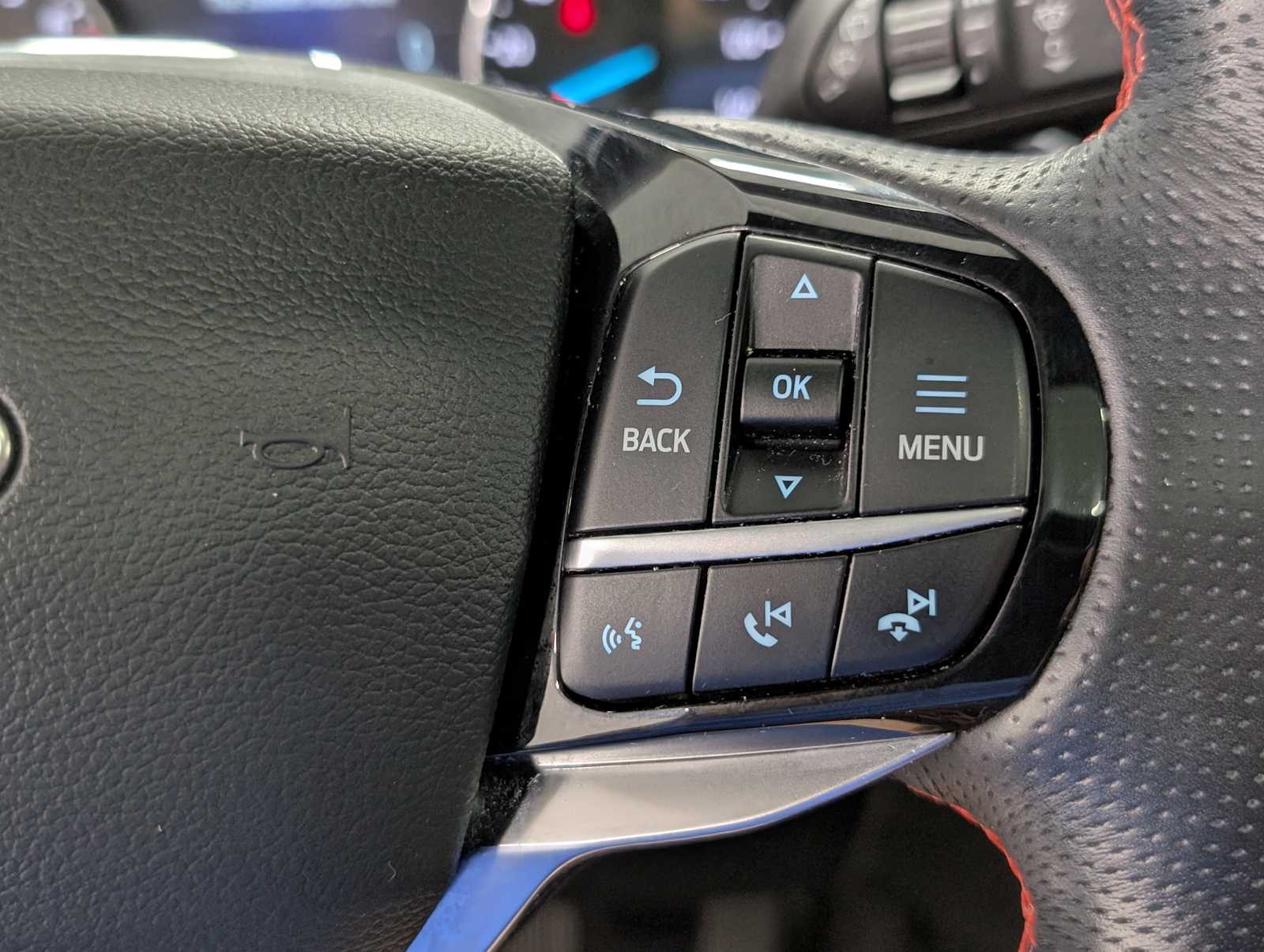 2022 Ford Explorer ST-Line photo 32