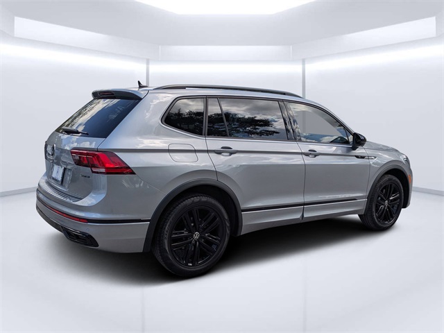 2022 Volkswagen Tiguan SE R-Line Black photo 2