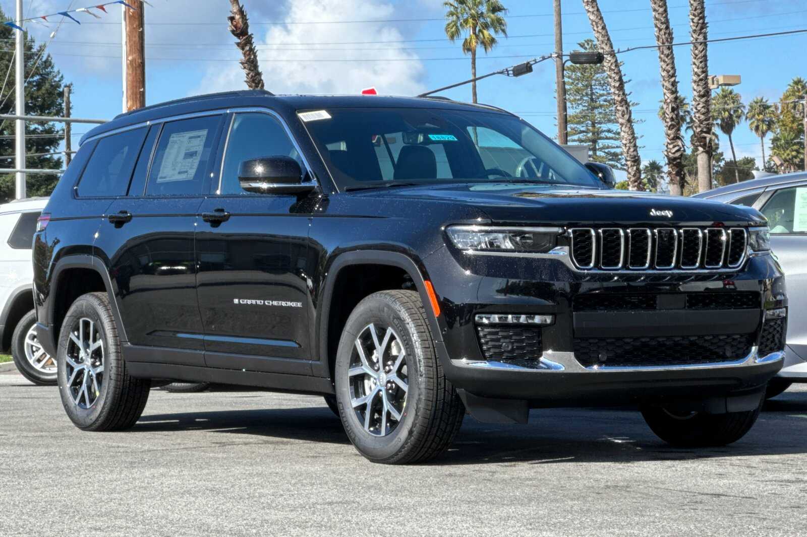2025 Jeep Grand Cherokee Limited photo 2