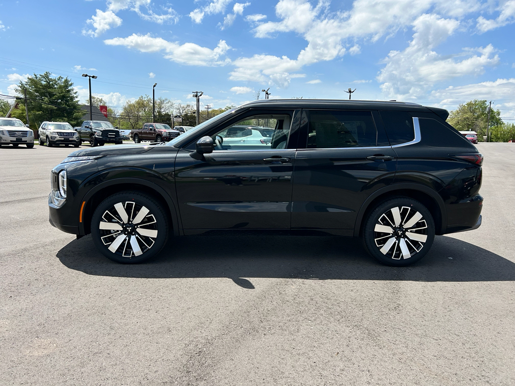 2025 Mitsubishi Outlander SEL photo 4