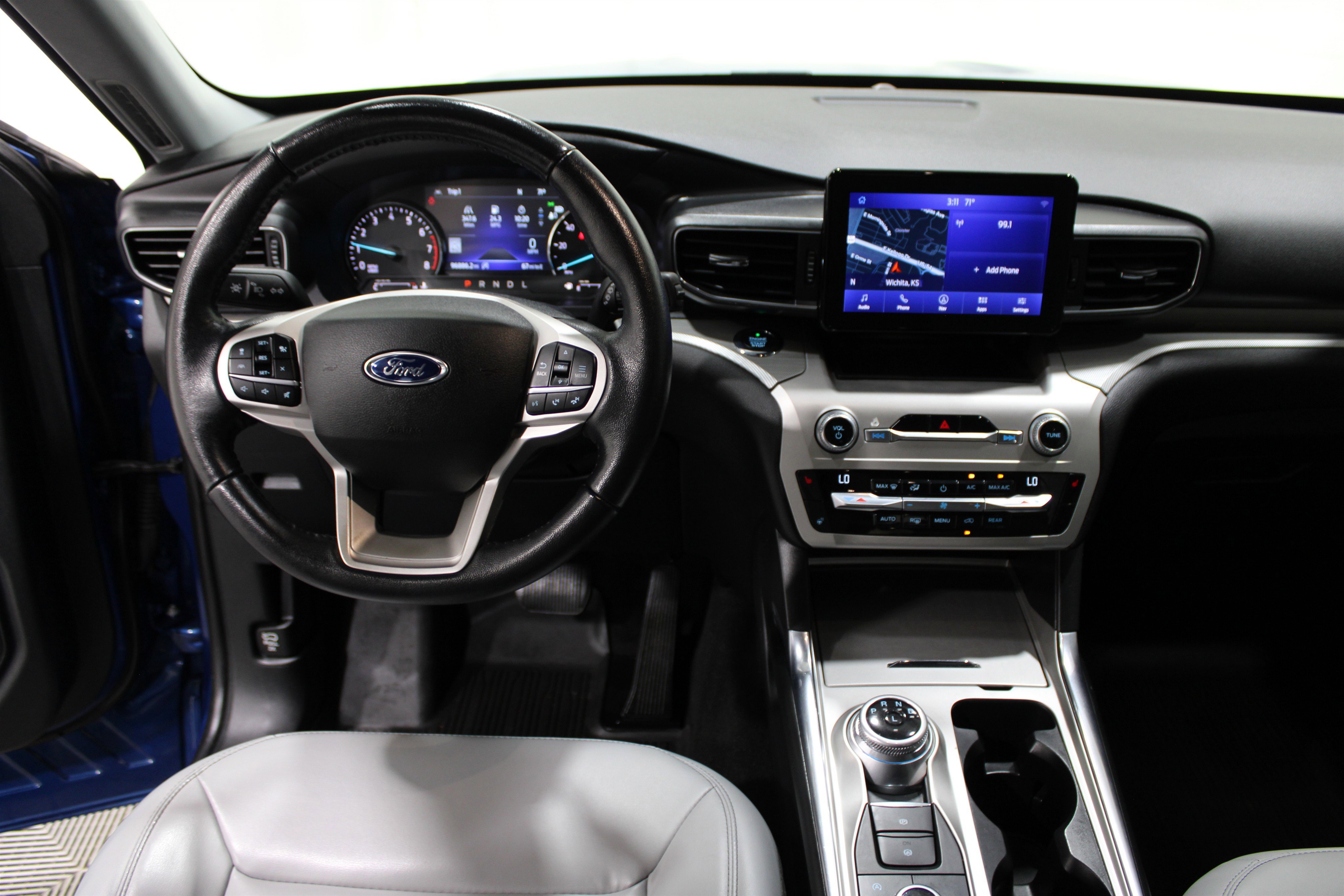 2021 Ford Explorer XLT photo 2