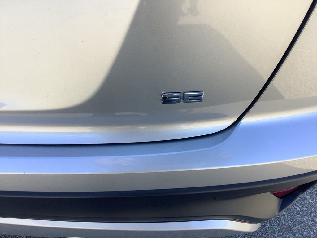 2024 Mitsubishi Eclipse Cross SEL photo 9