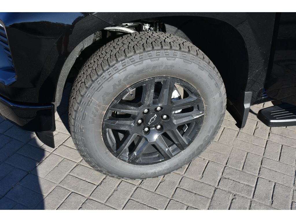 2025 Chevrolet Silverado 1500 RST photo 12