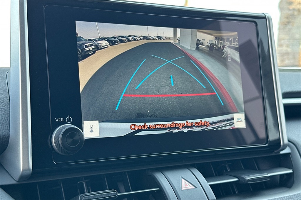 2025 Toyota RAV4 LE photo 18