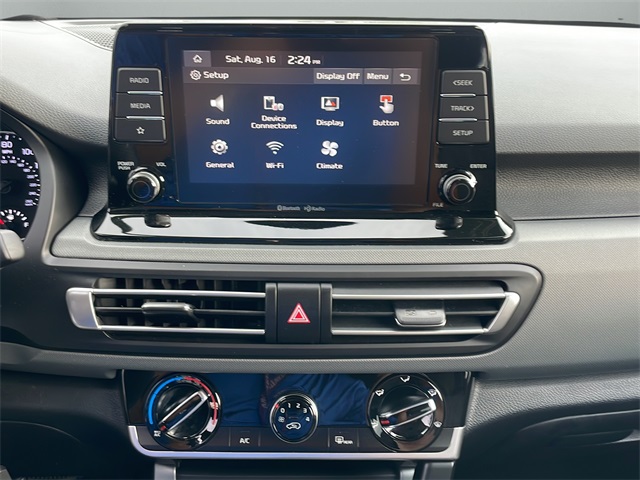 2023 Kia Seltos LX photo 17