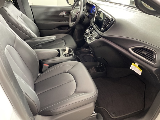 2025 Chrysler Pacifica photo 45
