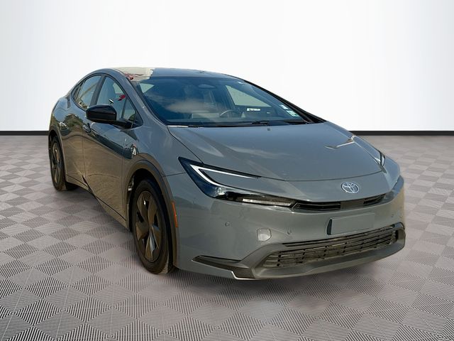 2023 Toyota Prius LE's photo
