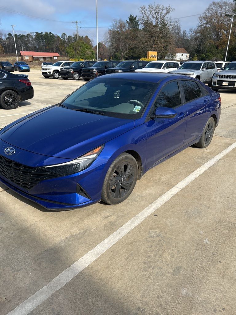 2023 Hyundai Elantra SEL's photo