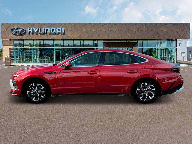 2025 Hyundai Sonata SEL photo 3