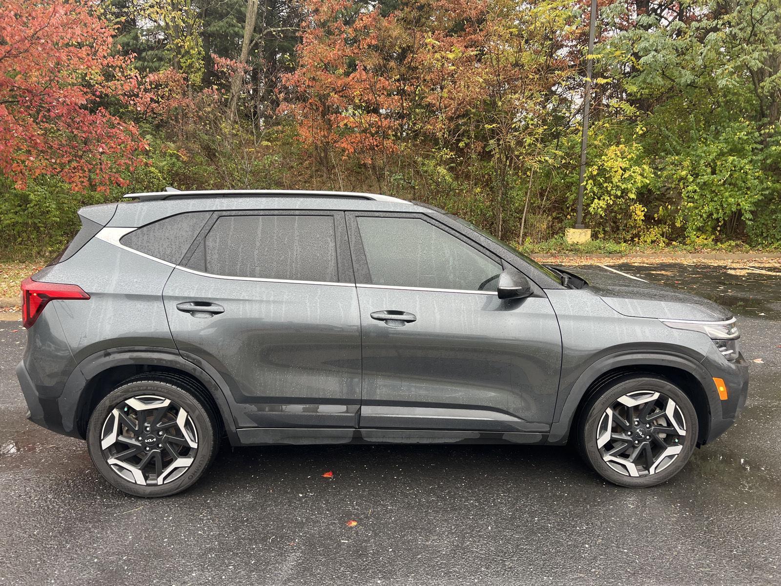 2024 Kia Seltos SX photo 2