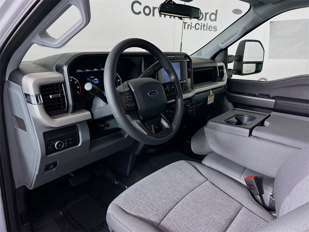 2026 Ford F-350 photo 3
