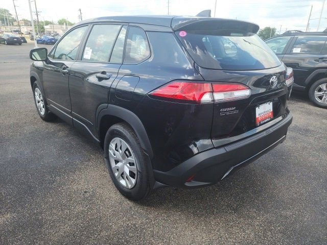 2025 Toyota Corolla Cross L photo 4