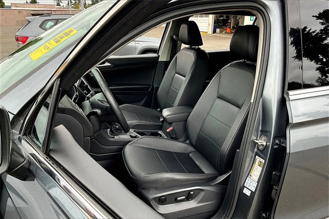 2020 Volkswagen Tiguan SE photo 22